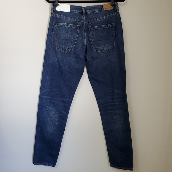 NWT American Eagle Hi-Rise Girlfriend Jean Size 4 Darkness Falls - Picture 3 of 7